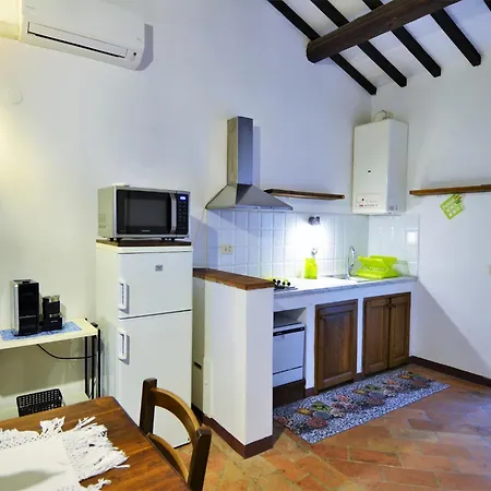 Cosy In With Private Terrace Apartment